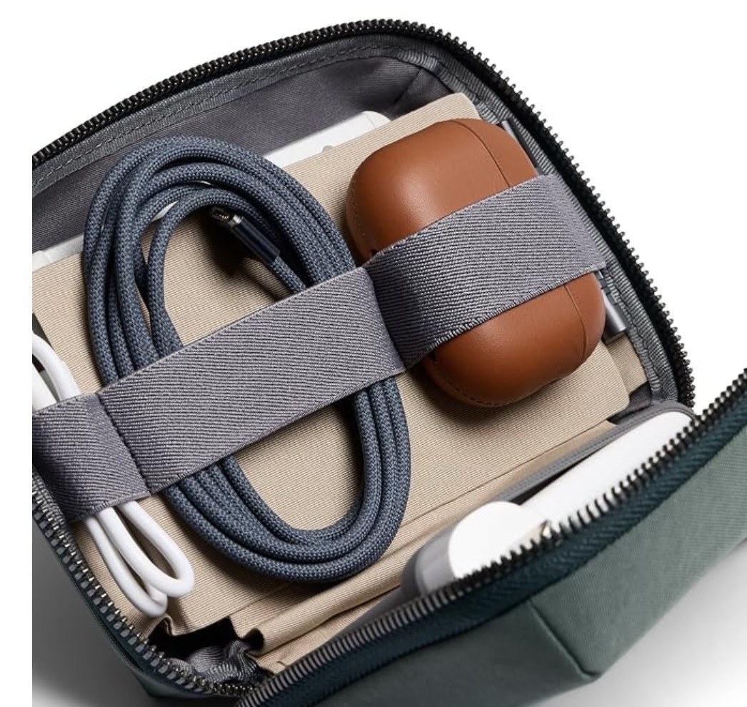 Close-up of the elastic organisation inside